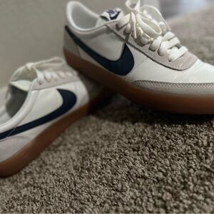 WOMEN'S NIKE COURT LEGACY NEXT NATURE SUSTAINABLE
SNEAKERS